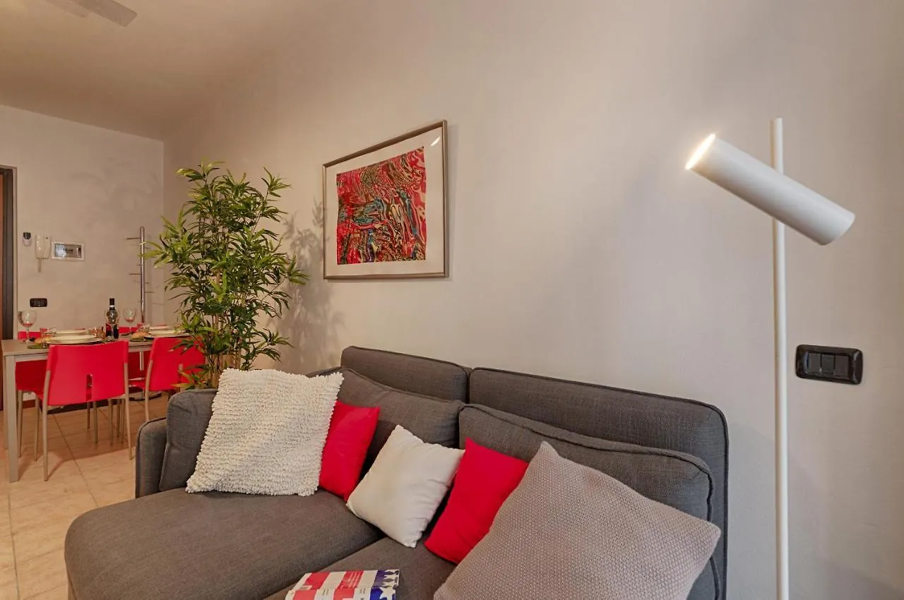 Modern Lakefront 2-Bedroom Apartment Acquaseria 0*,